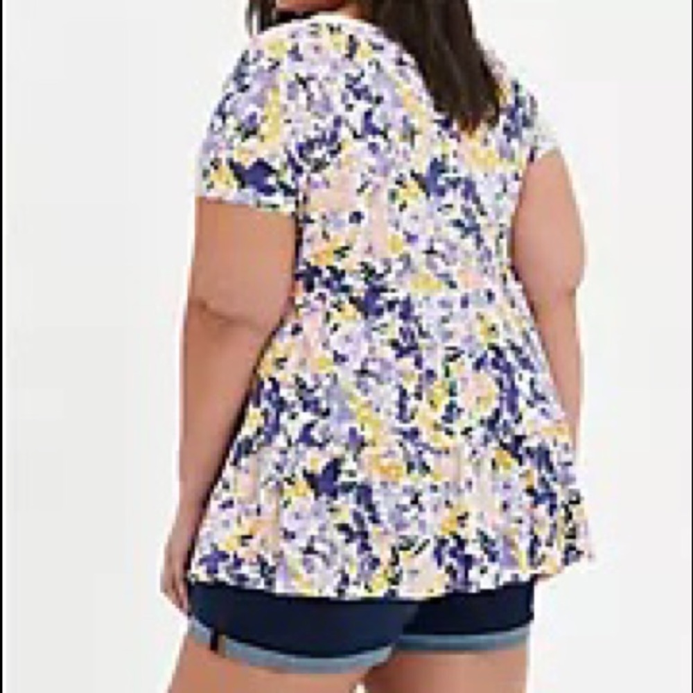 NEW Torrid Tiered Babydoll Top Summer Floral size 10 m/l and size l 12 available - Picture 2 of 6
